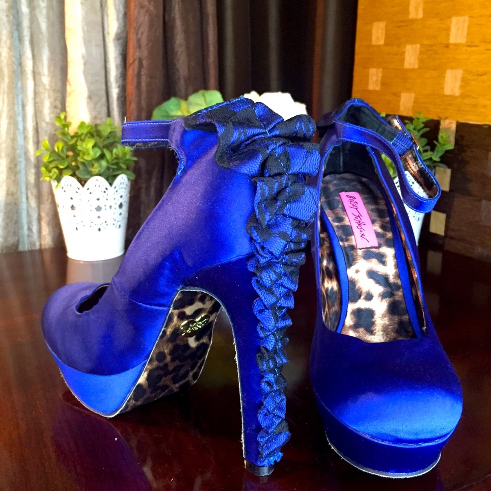 Betsy Johnson Daelyn 9M Shoes